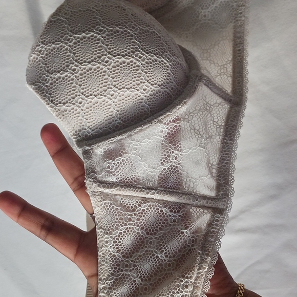 VICTORIA SECRET BODY BY VICTORIA LINED DEMI BRA 34B - Picture 12 of 12